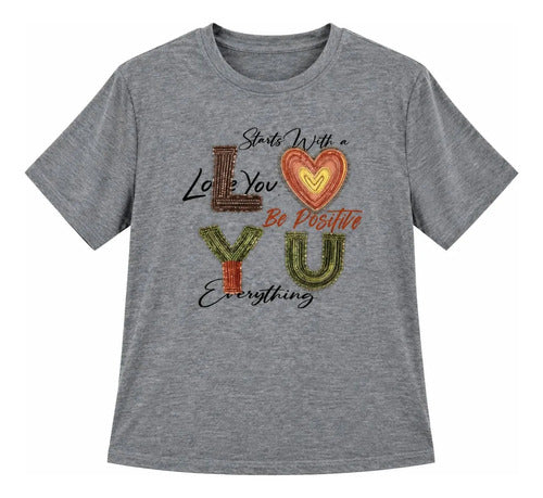 Polera Mujer Manga Corta Estampada Love Corazón