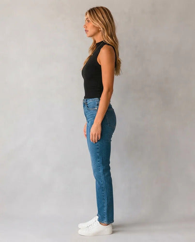Polera Mujer Sin Mangas Cuello Alto Ajustada Básica